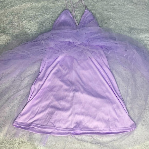 A lavender cross back tulle dress - Picture 3 of 4